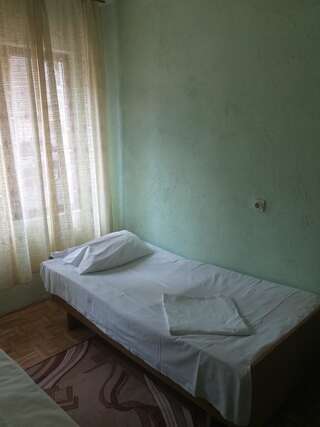 Гостевой дом Apartment Lachevi Сандански Двухместный номер с 2 отдельными кроватями-4